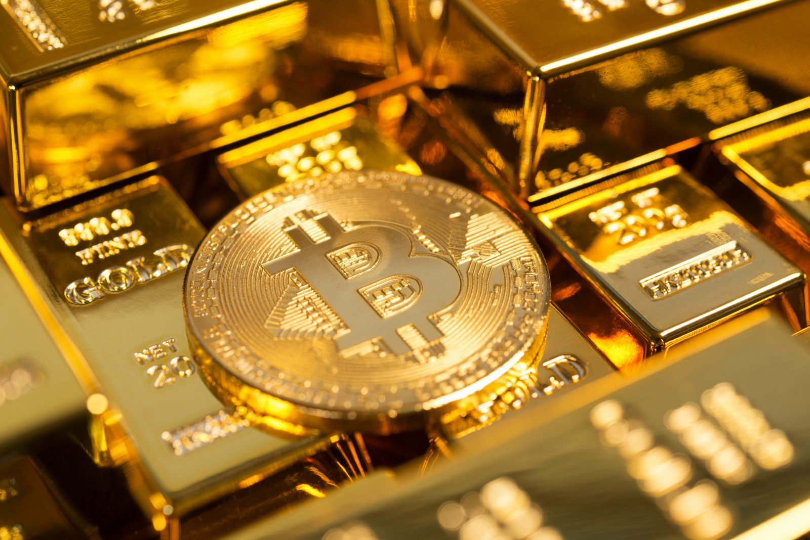 Bitcoin-and-gold-e1561535838310.jpg